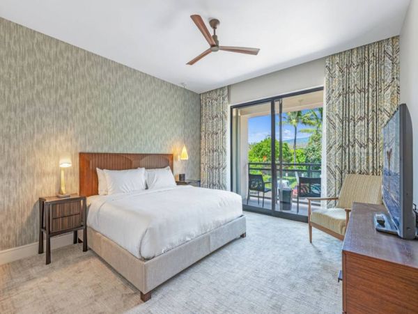 Kaanapali Elegant Two Villas with 6 Bedrooms & Sleeps 16 Guests