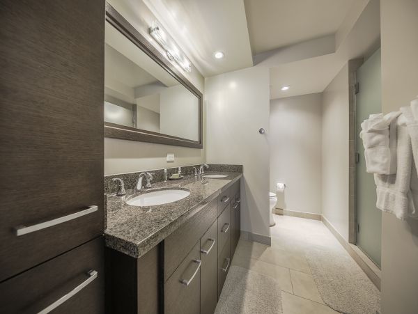 Honolulu Vacation Condo Two Bedroom Sleeps 6 Guests