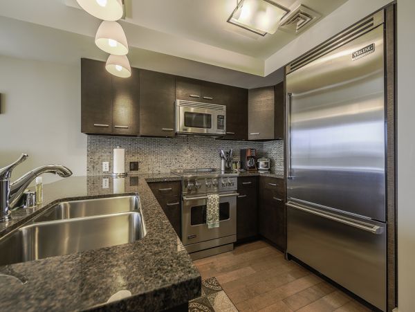 Honolulu Vacation Condo Two Bedroom Sleeps 6 Guests