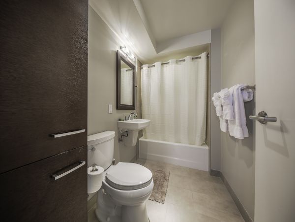 Honolulu Vacation Condo Two Bedroom Sleeps 6 Guests