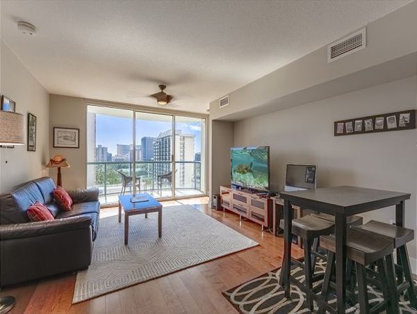 Honolulu Vacation Condo Two Bedroom Sleeps 6 Guests
