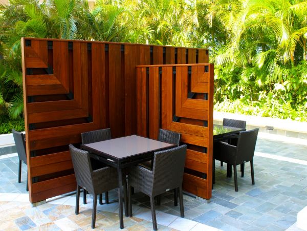Honolulu Two Bedroom Condo with Balcony Sleeps 6
