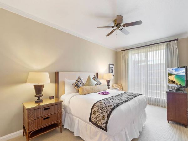 Beachfront Five Bedroom Rental Condo in Kaanapali