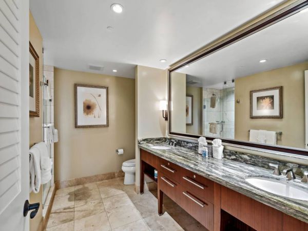 Beachfront Five Bedroom Rental Condo in Kaanapali
