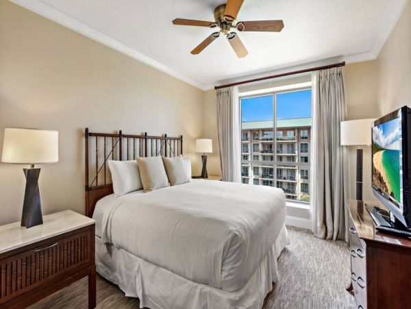 Beachfront Five Bedroom Rental Condo in Kaanapali