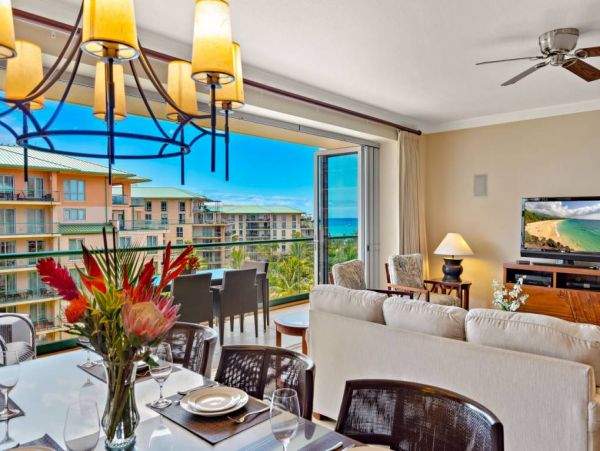 Beachfront Five Bedroom Rental Condo in Kaanapali