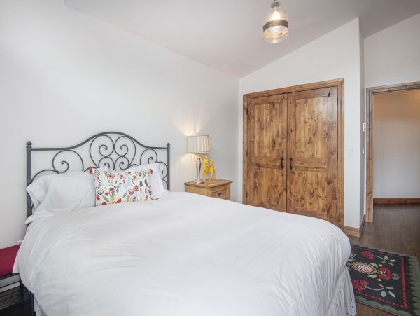 Gorgeous 3 Bedroom Condo in Vail Sleeps 10