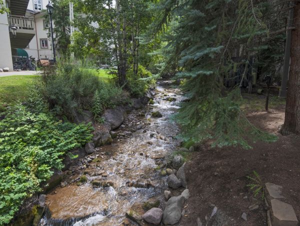 Gorgeous 3 Bedroom Condo in Vail Sleeps 10