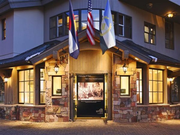 Gorgeous 3 Bedroom Condo in Vail Sleeps 10