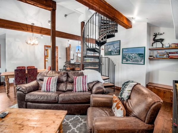 Gorgeous 3 Bedroom Condo in Vail Sleeps 10