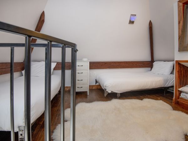 Gorgeous 3 Bedroom Condo in Vail Sleeps 10
