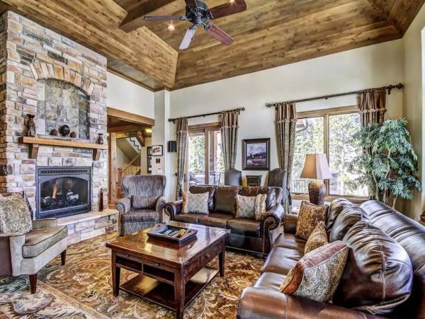 Four Bedroom Luxury Vacation Home in Breckenridge Sleeps 16 Guests