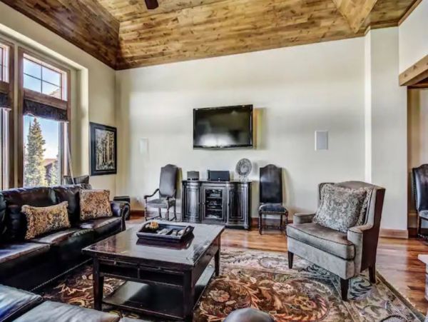Four Bedroom Luxury Vacation Home in Breckenridge Sleeps 16 Guests