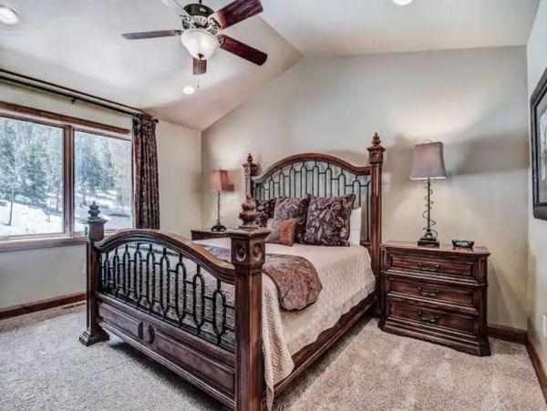 Four Bedroom Luxury Vacation Home in Breckenridge Sleeps 16 Guests