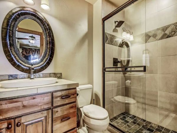 Four Bedroom Luxury Vacation Home in Breckenridge Sleeps 16 Guests