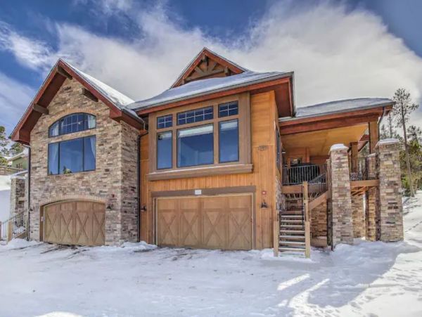 Four Bedroom Luxury Vacation Home in Breckenridge Sleeps 16 Guests