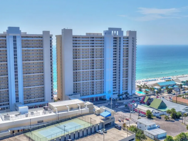 Exceptional views from this nice looking unit