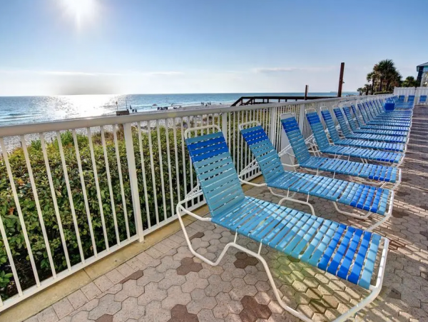 Exceptional views from this nice looking unit