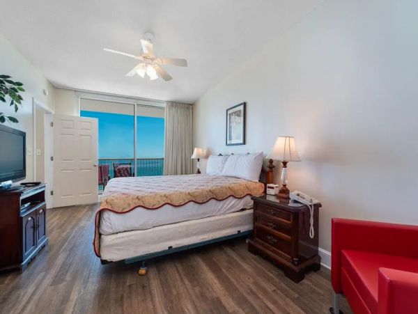 Exceptional views from this nice looking unit
