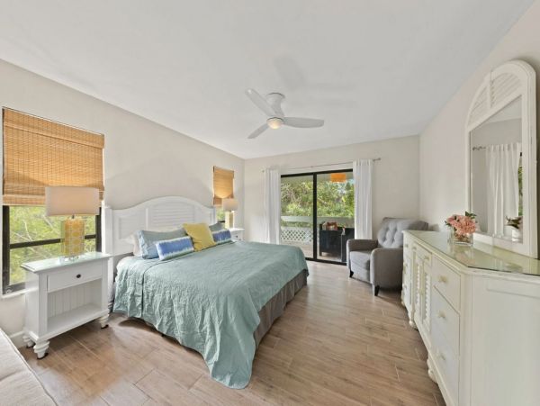 Lovely Vacation Home in Sanibel Close to Beach Sleeps Six