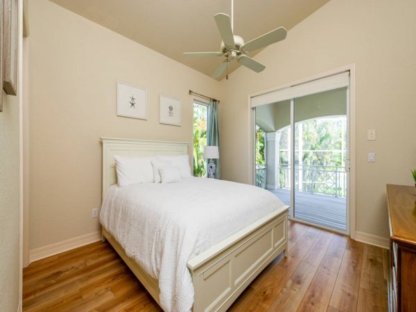 Beautiful Home with 3 Bedrooms, Private Pool & Spa