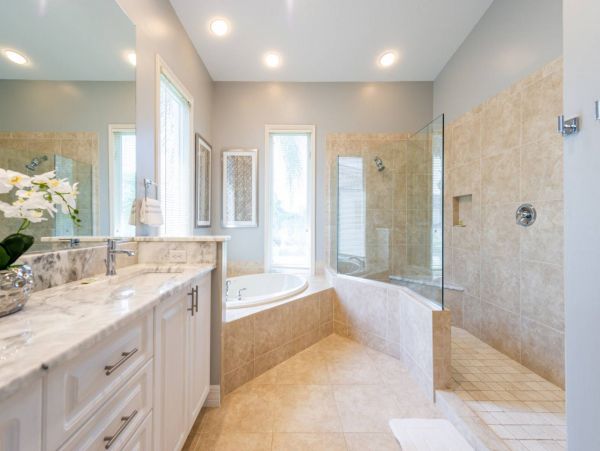 Beautiful Home with 3 Bedrooms, Private Pool & Spa