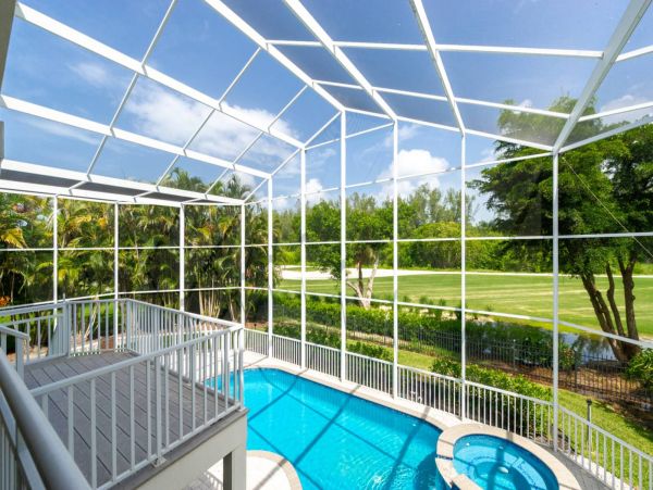 Beautiful Home with 3 Bedrooms, Private Pool & Spa