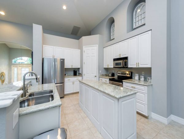Beautiful Home with 3 Bedrooms, Private Pool & Spa