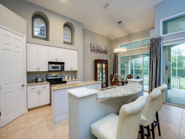 Beautiful Home with 3 Bedrooms, Private Pool & Spa
