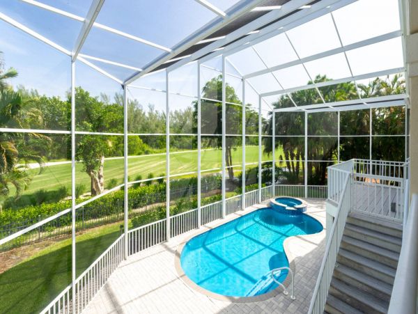 Beautiful Home with 3 Bedrooms, Private Pool & Spa