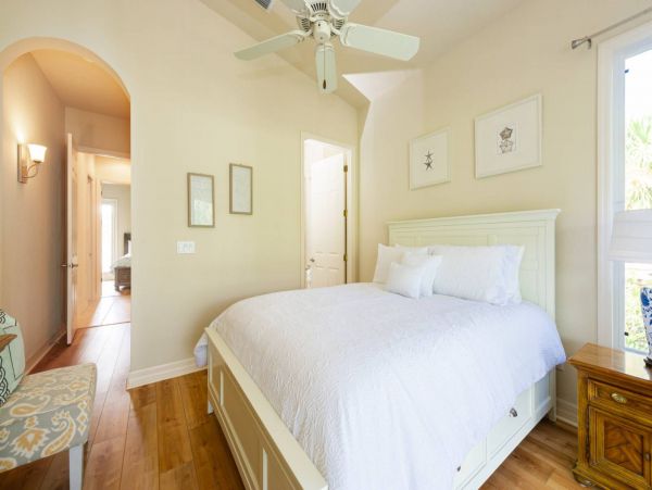 Beautiful Home with 3 Bedrooms, Private Pool & Spa