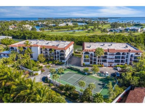 What A Treasure Wonderful Condo with Water Views