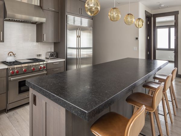 Ultra Lux Ski in Ski out home ins Spanish Peaks sleeps 14
