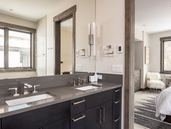 Ultra Lux Ski in Ski out home ins Spanish Peaks sleeps 14