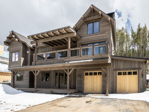 Ultra Lux Ski in Ski out home ins Spanish Peaks sleeps 14