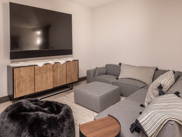 Ultra Lux Ski in Ski out home ins Spanish Peaks sleeps 14