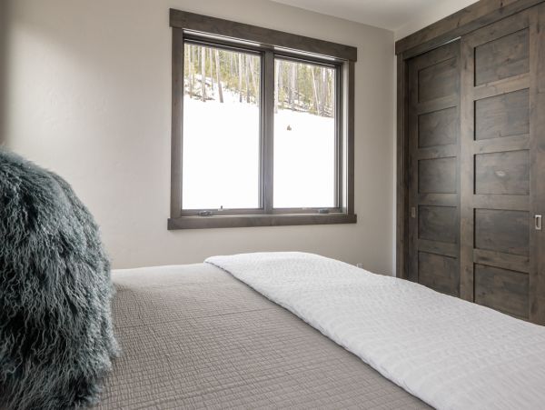 Ultra Lux Ski in Ski out home ins Spanish Peaks sleeps 14