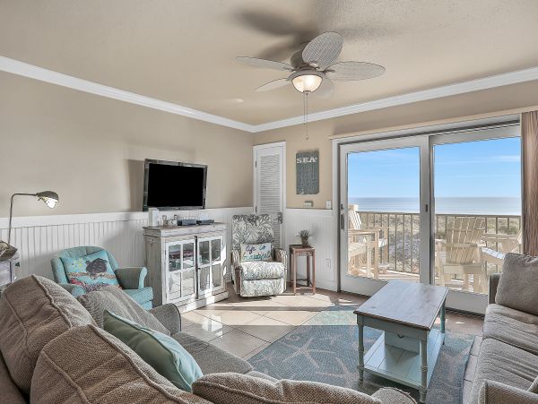 Tranquil Vacation Rental with Ocean Views, Pool, and Balcony