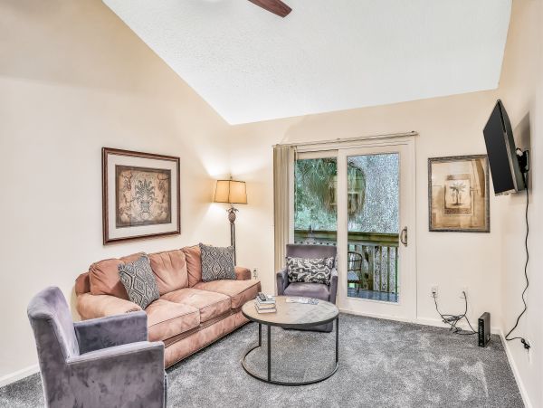 Two Bedroom Condo walking distance to the beach