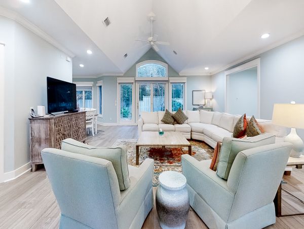 5 Bedroom- 5.5 bathroom house with patio, private pool and beach access
