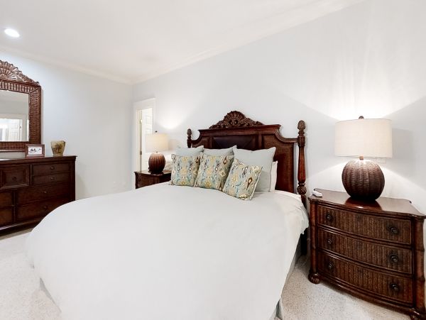 5 Bedroom- 5.5 bathroom house with patio, private pool and beach access
