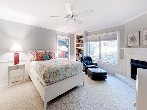 5 Bedroom- 5.5 bathroom house with patio, private pool and beach access