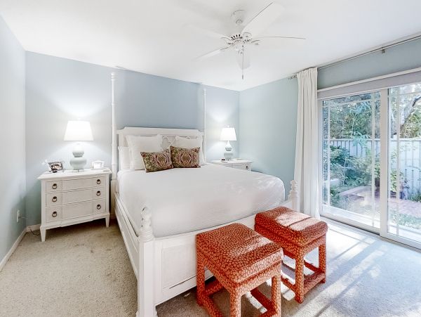 5 Bedroom- 5.5 bathroom house with patio, private pool and beach access