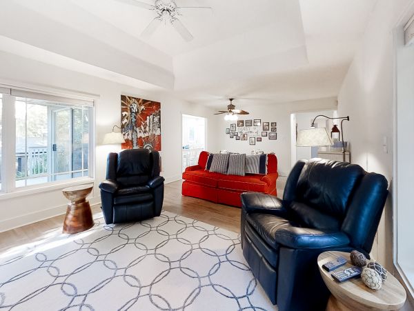 5 Bedroom- 5.5 bathroom house with patio, private pool and beach access
