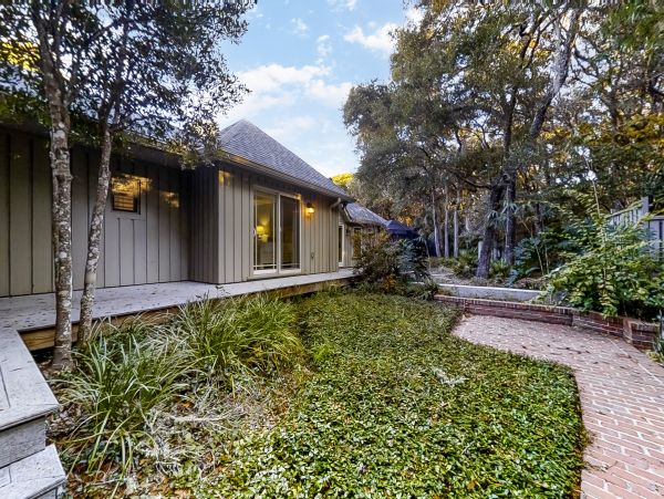 5 Bedroom- 5.5 bathroom house with patio, private pool and beach access