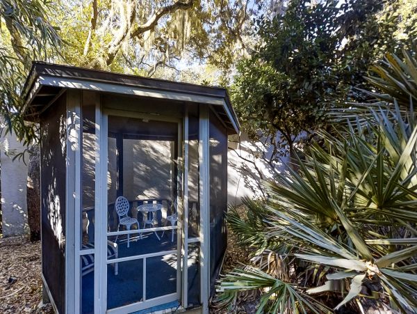 5 Bedroom- 5.5 bathroom house with patio, private pool and beach access