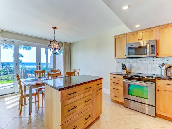 Oceanfront Fernandina Beach Condo: Luxury with Pool & Tennis