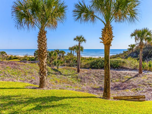 Oceanfront Fernandina Beach Condo: Luxury with Pool & Tennis