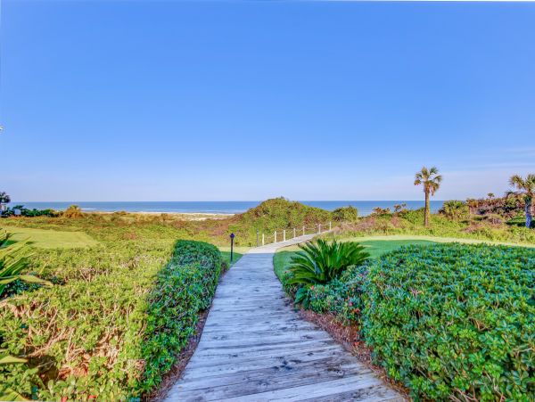 Oceanfront Fernandina Beach Condo: Luxury with Pool & Tennis