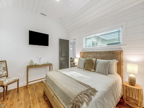 Beautiful Three Bedroom Vacation Rental  Additional Guest Suite